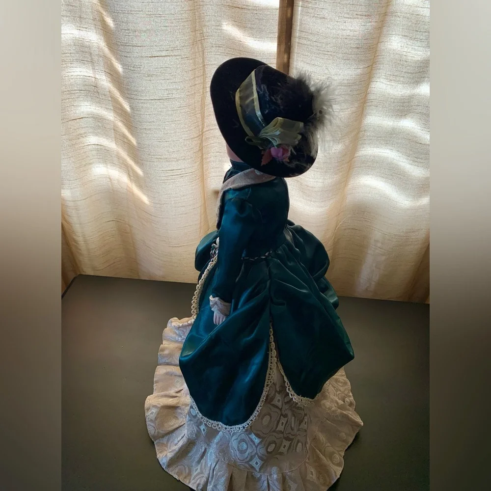 New in box. Elegant Victorian Porcelain Doll in Green and Cream Dress. Stand inc - Picture 2 of 13